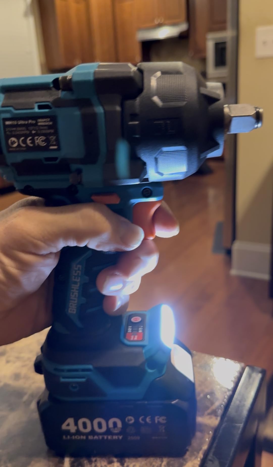 Seesii Impact Wrench 886 Ft-lbs(1200N.m), 1/2 High Torque Impact Gun with 21V 2x4.0Ah Battery, Electric Impact Driver, 2900IPM, 5 Socket, Cordless Impact Wrench for Home Car/Mower/Pickup/Truck RV customer photo 1