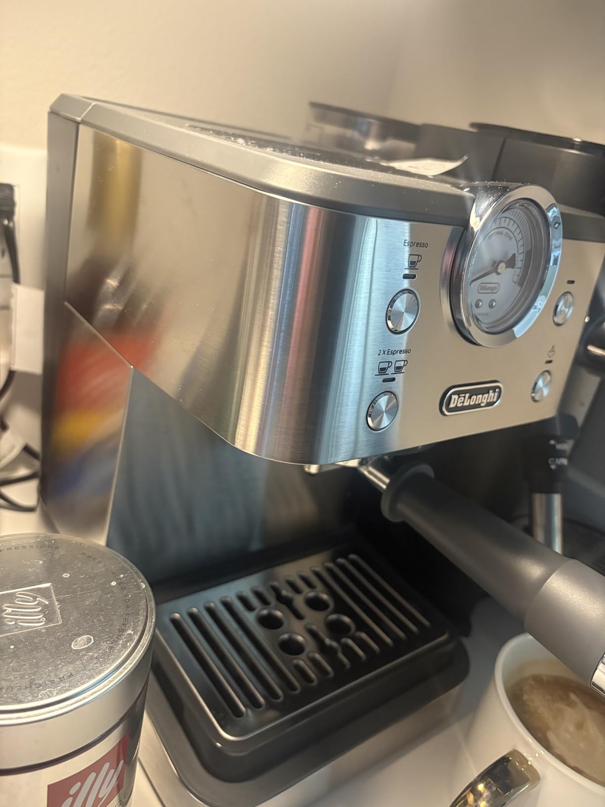 De'Longhi Classic Signature Espresso Machine, Adjustable Milk Frother customer photo 1