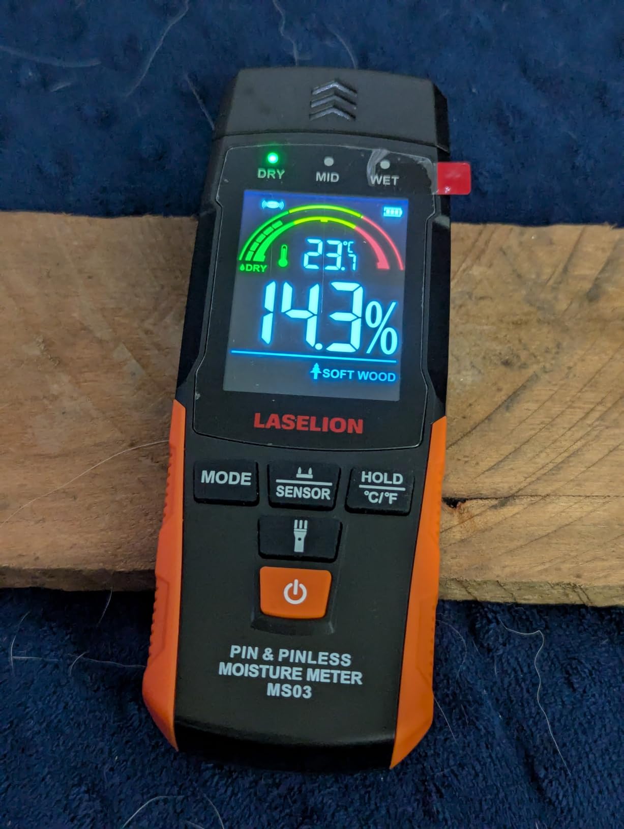 LASELION 2-in-1 Pin & Pinless Moisture Meter MS03 – Accurate Moisture Detection for Wood, Concrete, Drywall, and More – LCD Display with Hold Function, Flashlight, and Auto Power Off customer photo 1