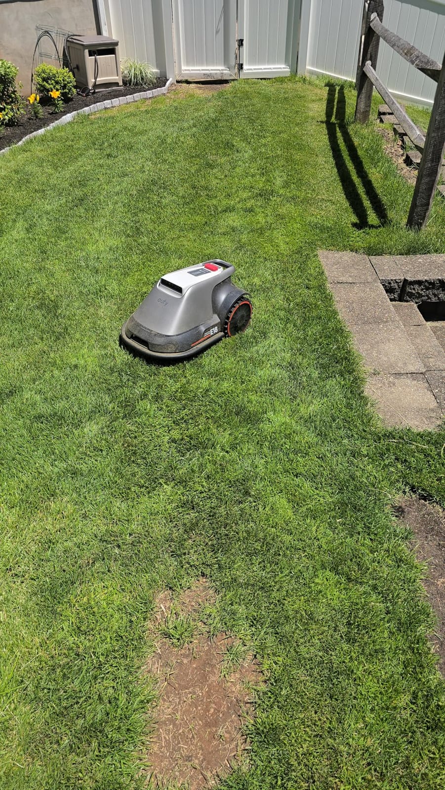 eufy Robot Lawn Mower E15, Auto Mapping, Pure Vision Navigation customer photo 2