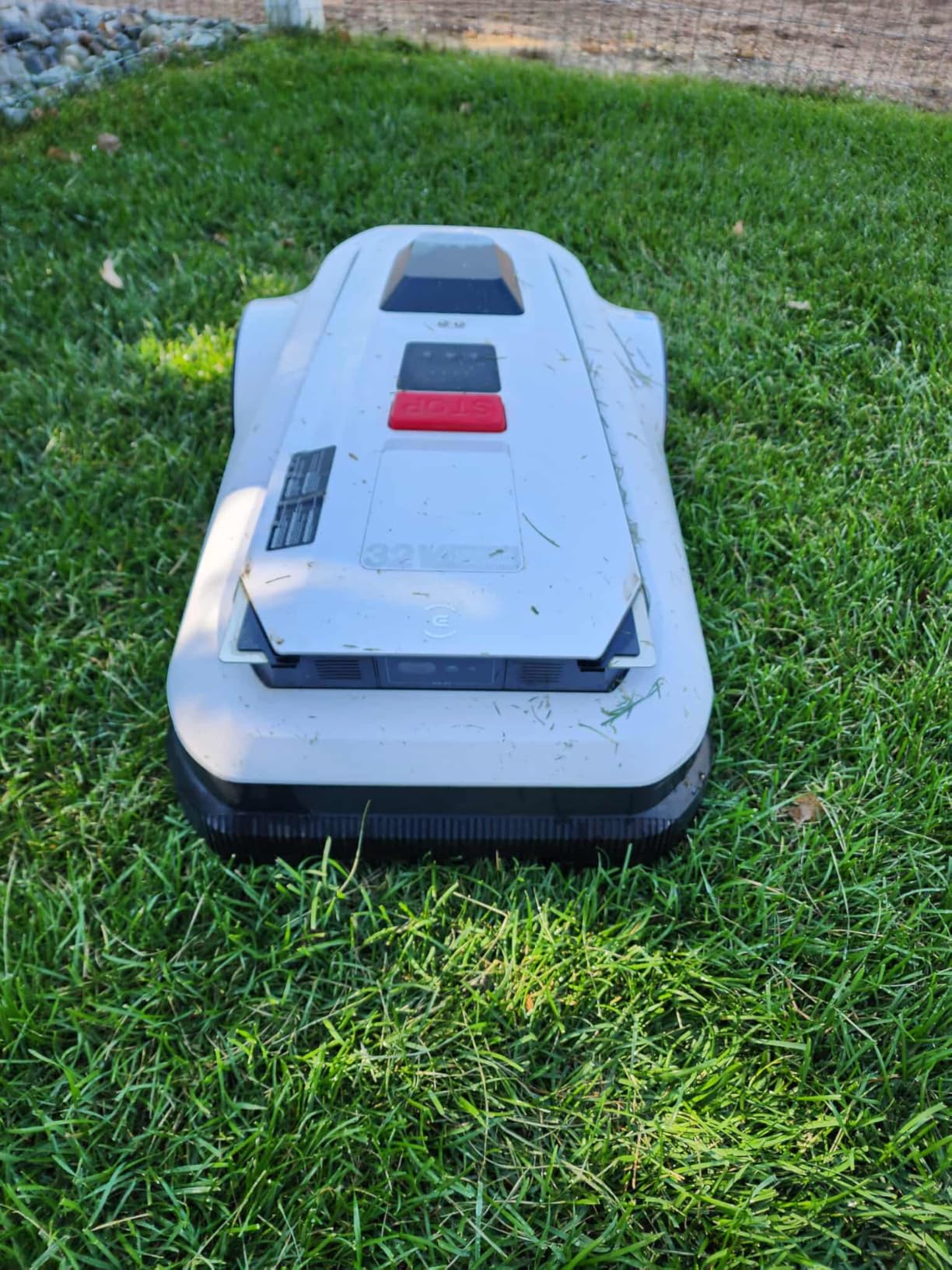 ECOVACS Goat A2500 RTK Robot Lawn Mower, Lidar-Enhanced RTK+Vision Navigation, Auto-Mapping, Dual Blades, Edge Precision Mowing, Perimeter Wire-Free, Suitable for 5/8 Acres Lawn, 50% Slope Capability customer photo 1