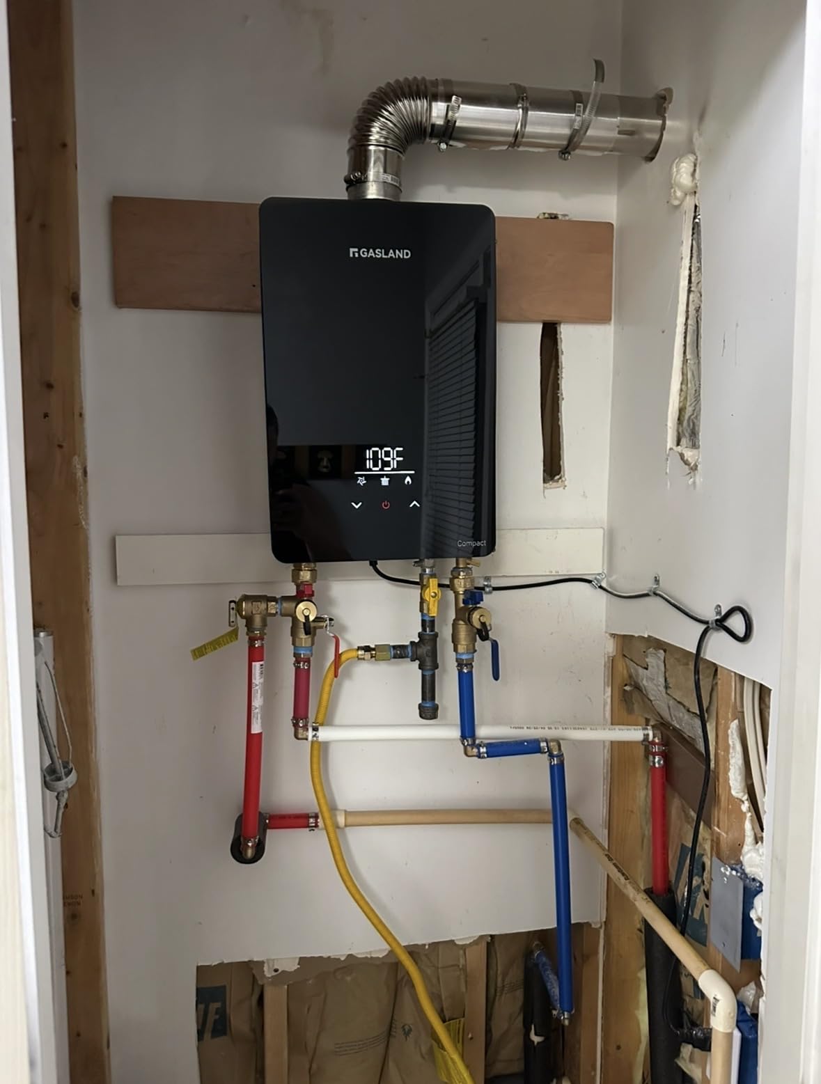 GASLAND Gasmart E 199,000 BTU Tankless Water Heater, Up to 7.6 GPM, CSA Certified Whole House Natural Gas Indoor Installation Residential On-demand Instant Hot Water Heater, CE686NG customer photo 2