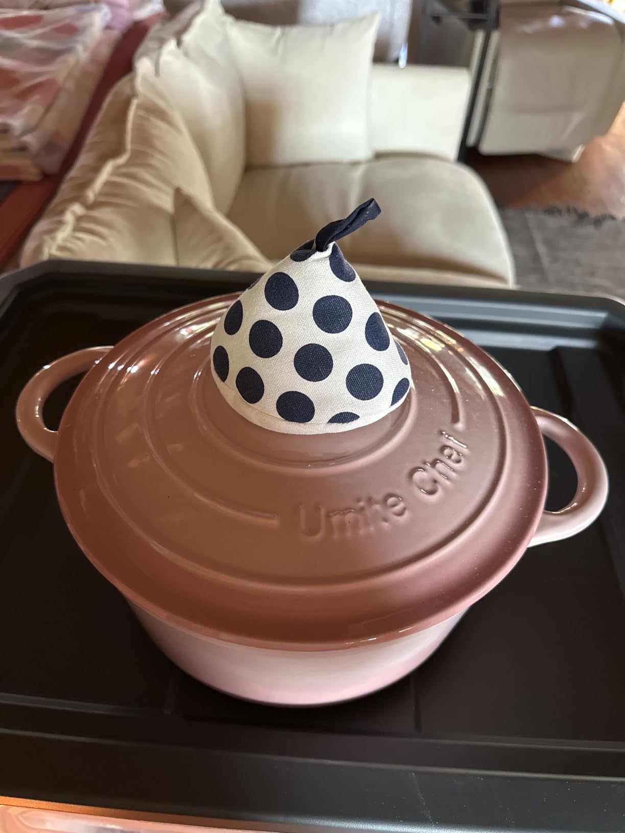 Enameled Cast Iron Dutch Oven - Umite Chef 5QT Pot with Lid & Cotton Potholders - Heavy-Duty Cookware for Bread Baking, Braising, Stews, Roasting(Cream White) customer photo 1