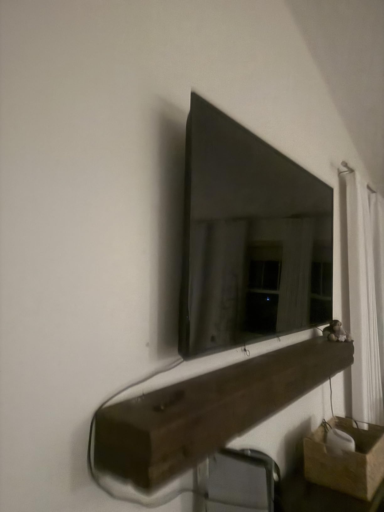 Samsung 65-Inch Class QLED Q7F Series Samsung Vision AI Smart TV (2025 Model, 65Q7F) Quantum HDR, Object Tracking Sound Lite, Q4 AI Gen1 Processor, 4K upscaling, Gaming Hub, Alexa Built-in customer photo 1