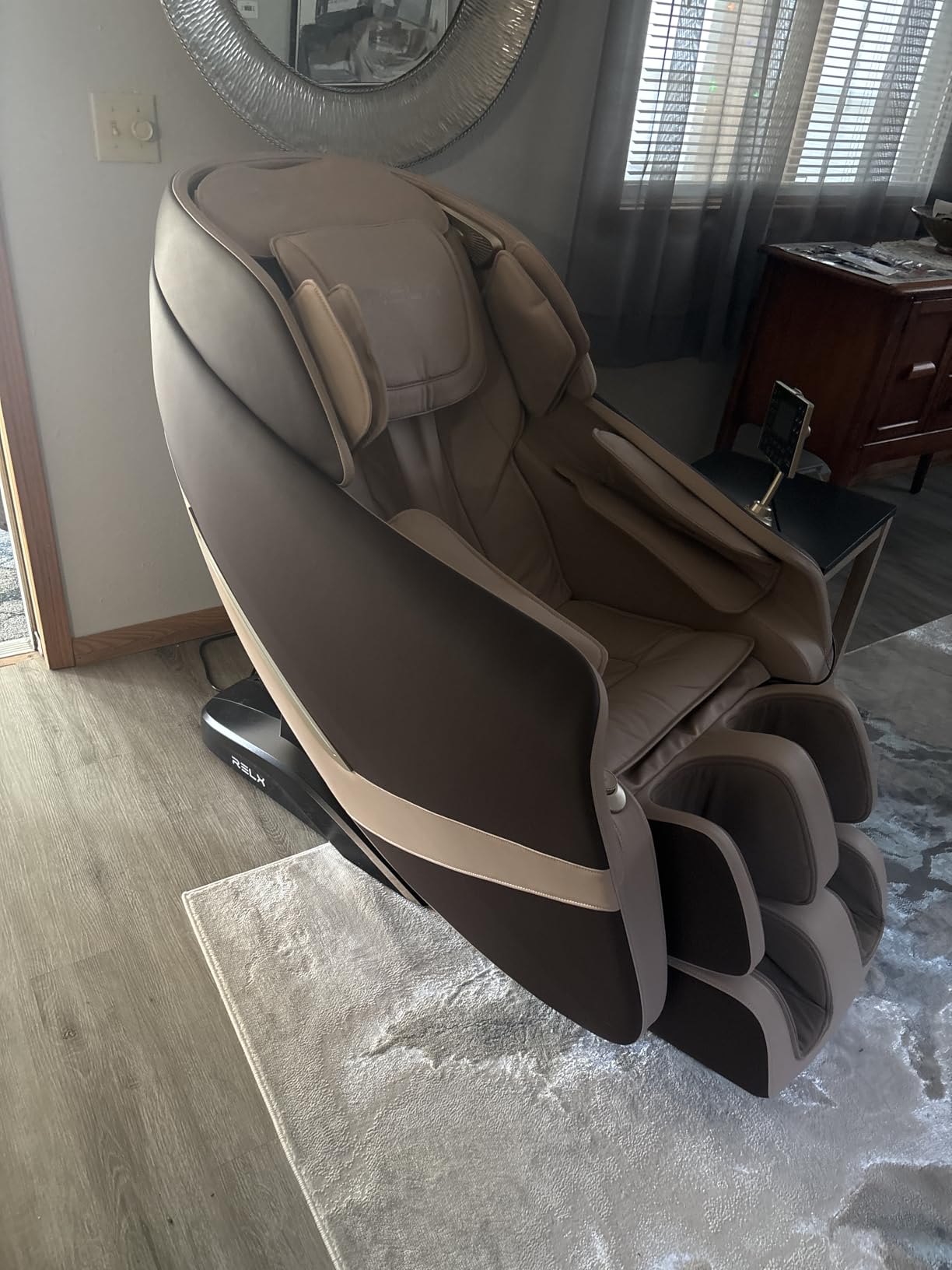 RELX Massage Chair Full Body, Shiatsu, Airbag Massage, SL-Track, Coffee customer photo 1