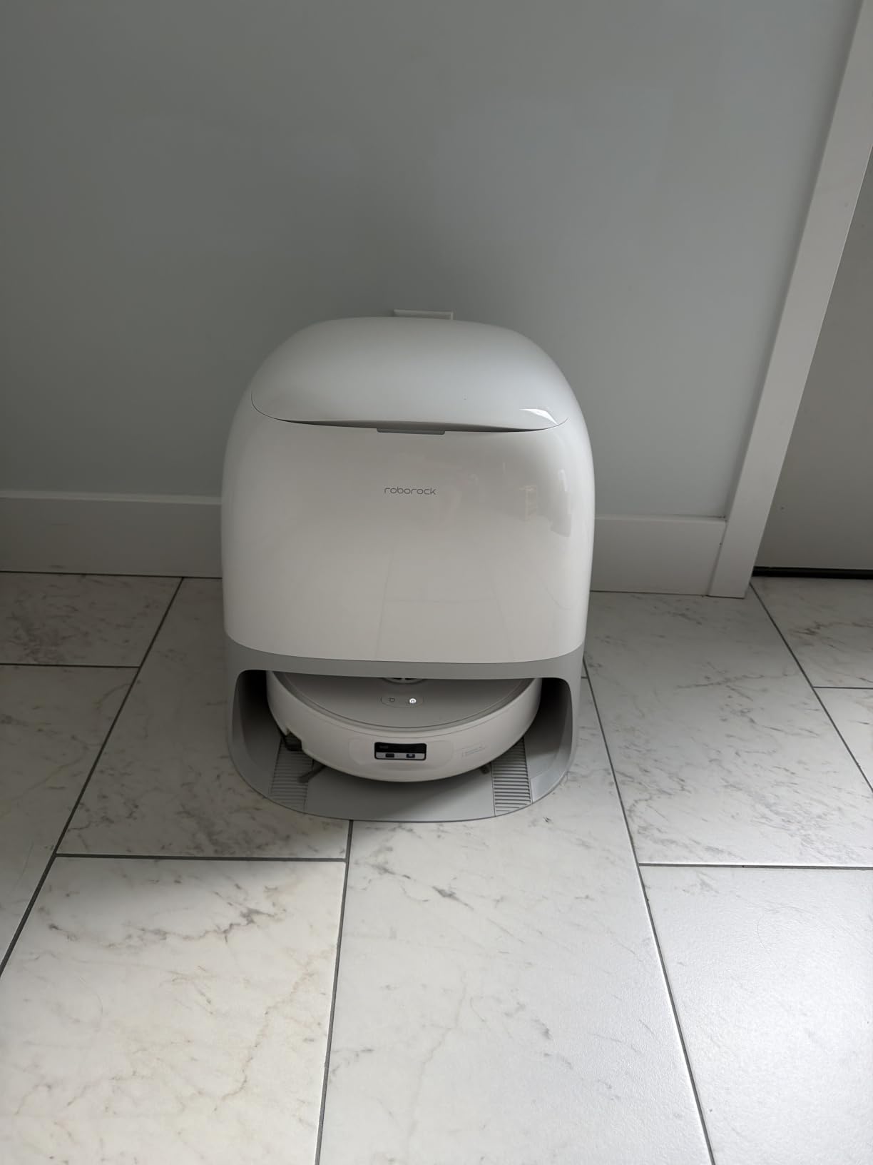 roborock Qrevo Curv 2 Flow 2026 New Robot Vacuum and Mop, 20,000 Pa, SpiraFlow Real-Time Self-Cleaning Roller Mop, Dual Zero-Tangle, AI Obstacle Avoidance, Heat-Washes & Dries Mop, Carpet Protection customer photo 1