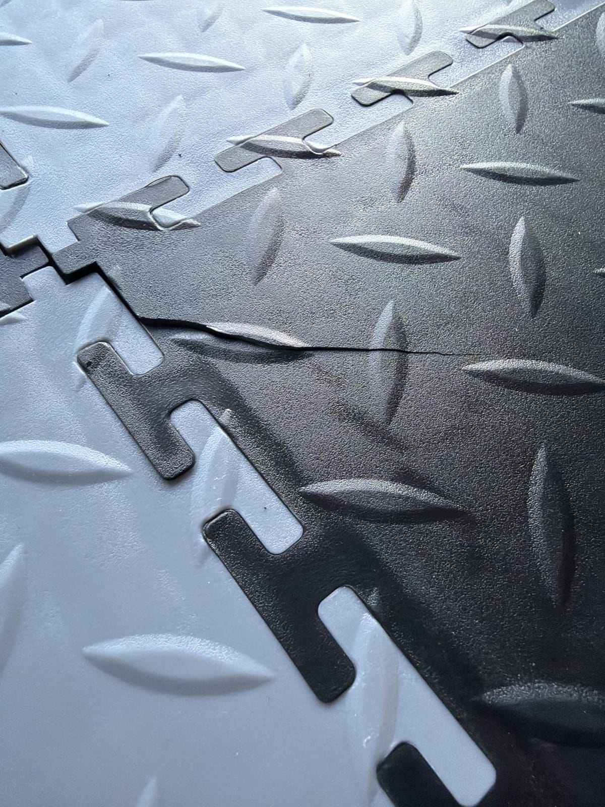 VEVOR Garage Floor Tiles 20.2 x 20.2 x 0.2 inch, Interlocking Ease of Installation Diamond Plate Slip-Resistant Texture Non-Slip Sturdiness, for Garages, Warehouse, Tool Room, Black, 16 Pack customer photo 1