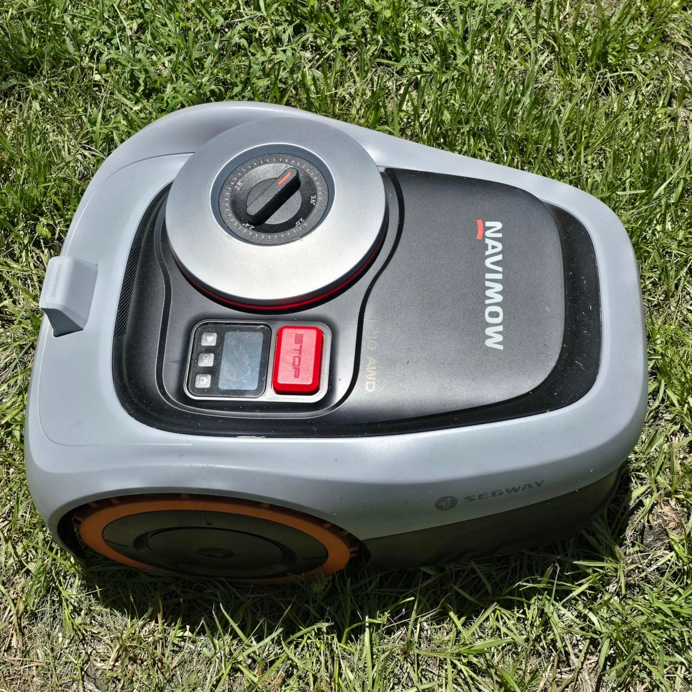 Segway Navimow i210 AWD Robot Lawn Mower Wire Free, 0.25 Acre, 45% Slopes customer photo 1