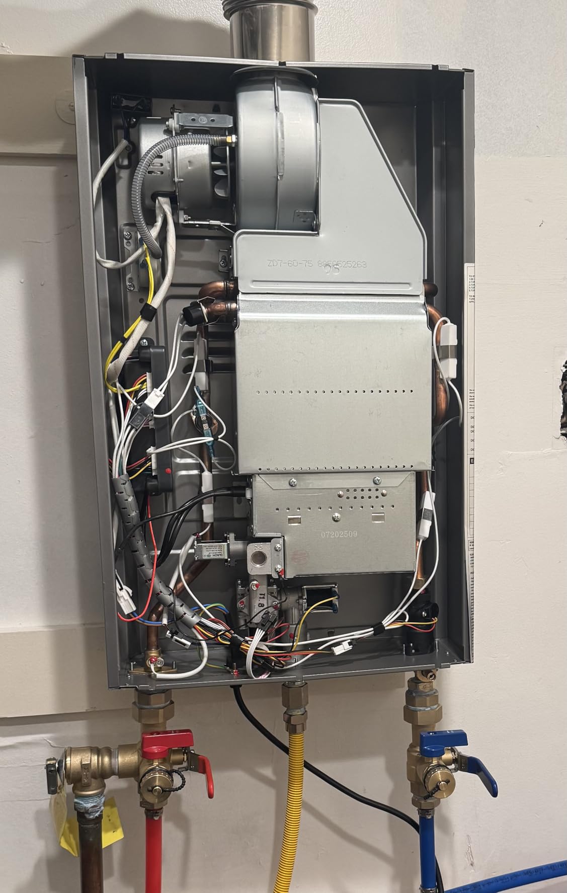 Ranein Natural Gas Tankless Water Heater, 8.5 GPM, 190,000 BTU, Indoor customer photo 2