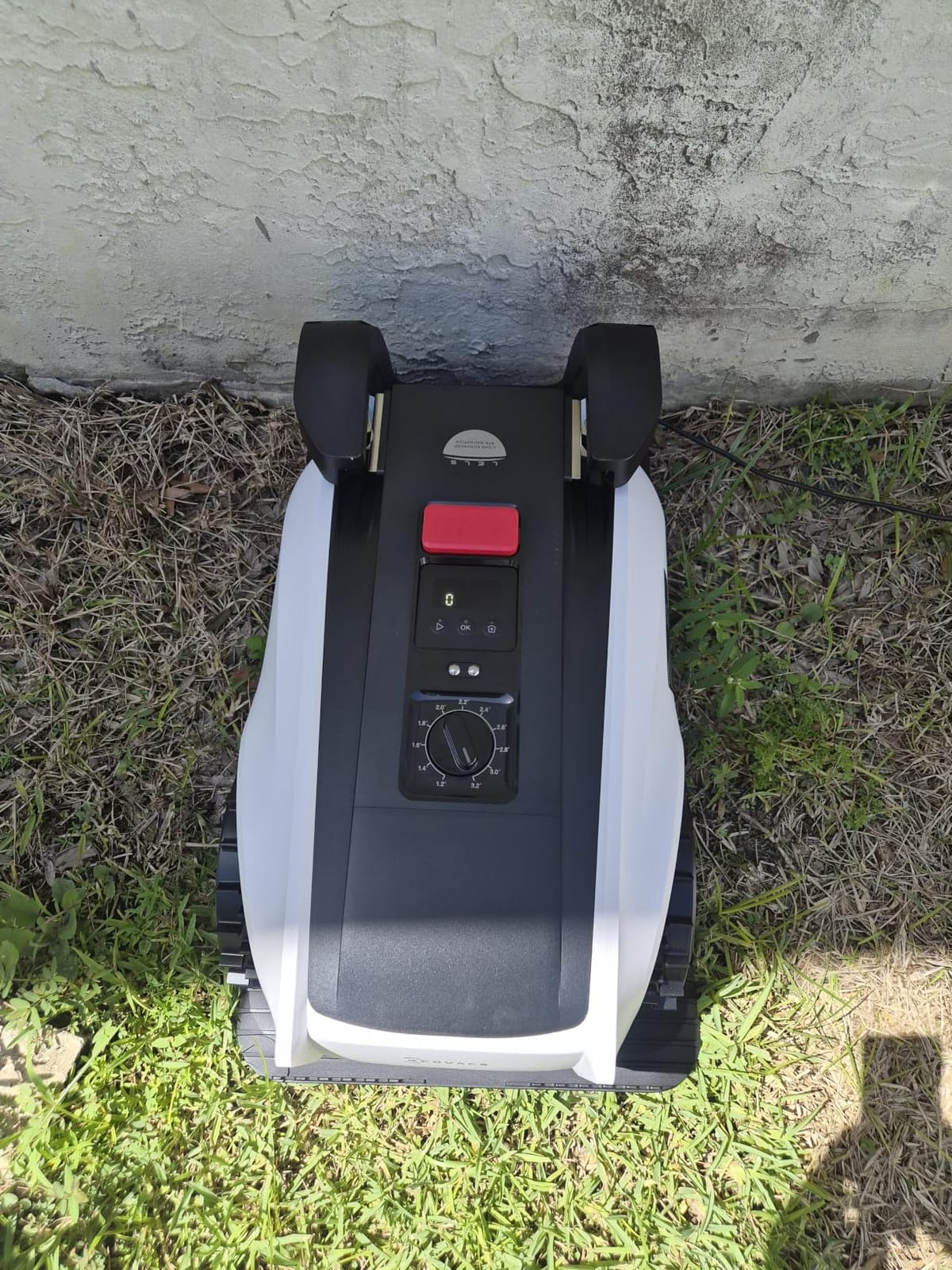 ECOVACS Goat O1000 RTK Care Robot Lawn Mower, RTK Navigation, 1/4 Acre customer photo 2