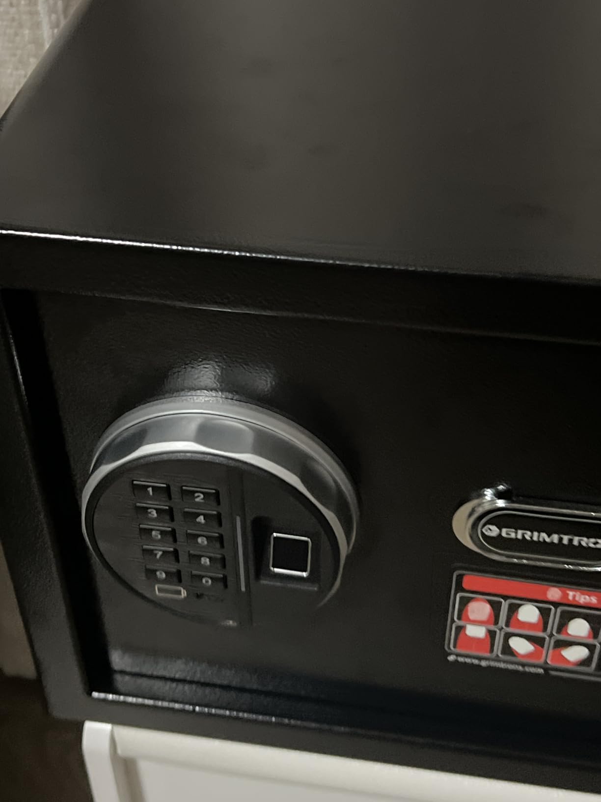 Grimtron 23LB Biometric 4 Pistols Safe with Fingerprint Lock, 3-8 Digit PIN customer photo 1