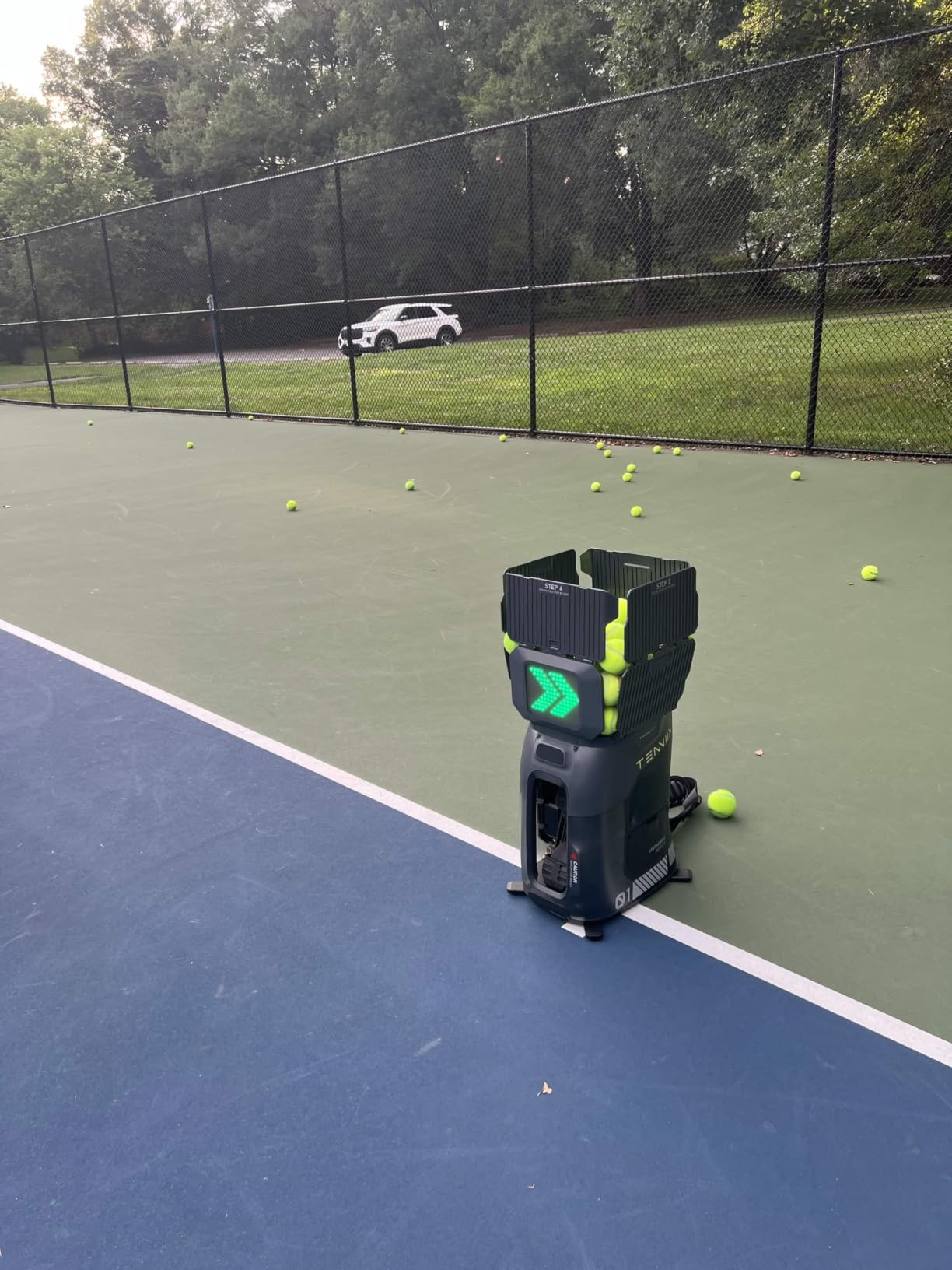 Basic Tennis Ball Machine, 18.7LB Portable Tennis Robot customer photo 1