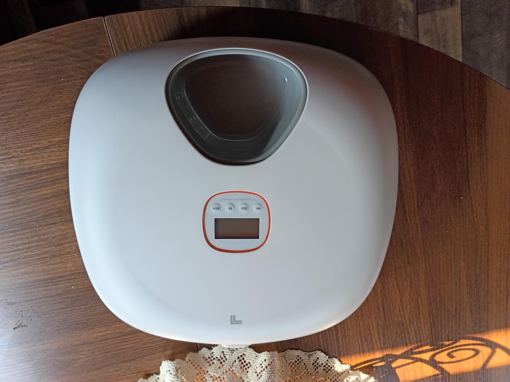 Automatic Cat Feeder Wireless, Sharper Image Auto Cat Food Dispenser for Wet Food with 4 Ice Packs, Rechargeable Auto Feeder for Cats with Programmable Timer Low Battery Indicator, White customer photo 1