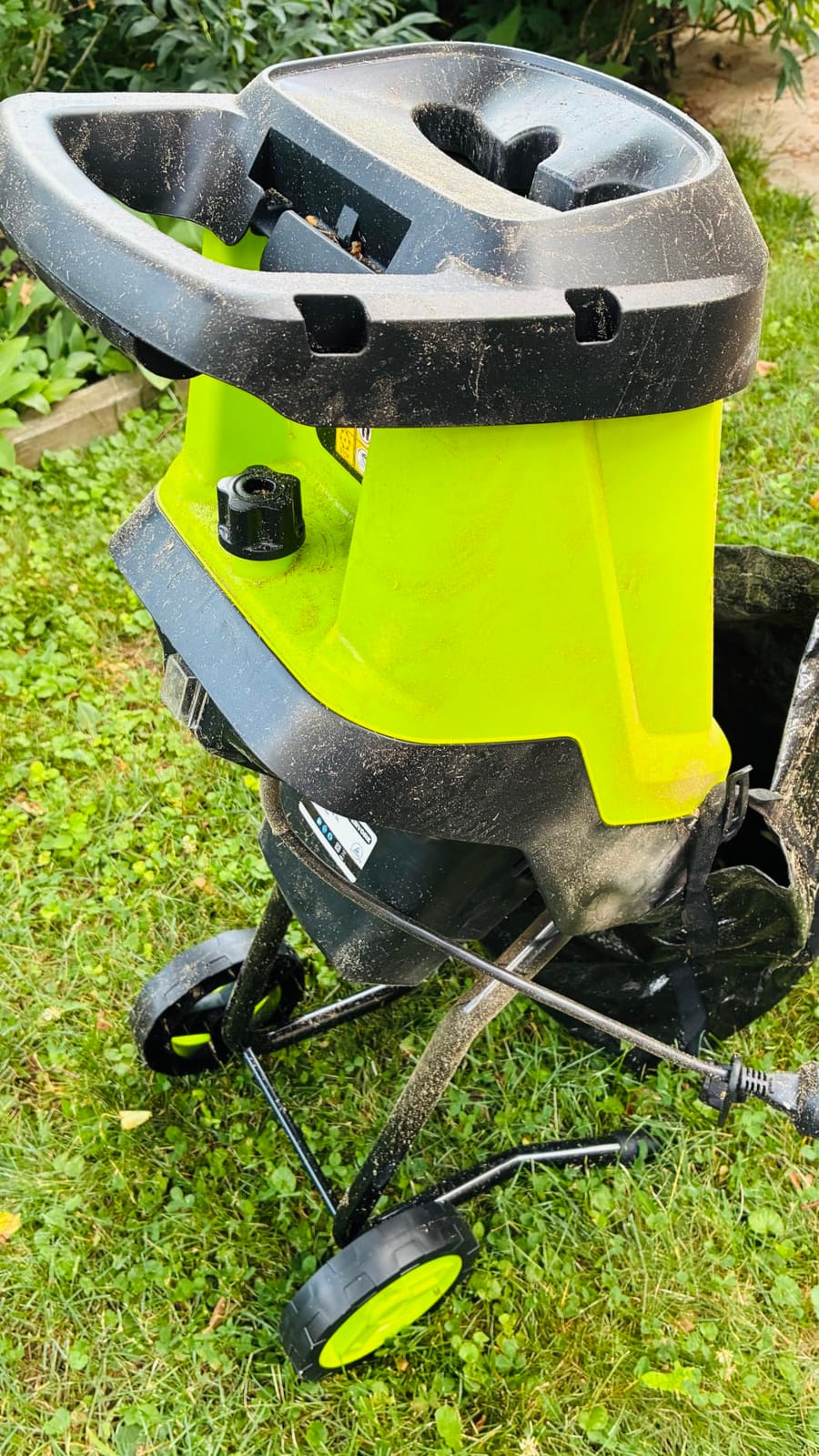 Yeryork 15-Amp Wood Chipper, 21:1 Reduction Electric Wood Chipper & Shredder, 1.8